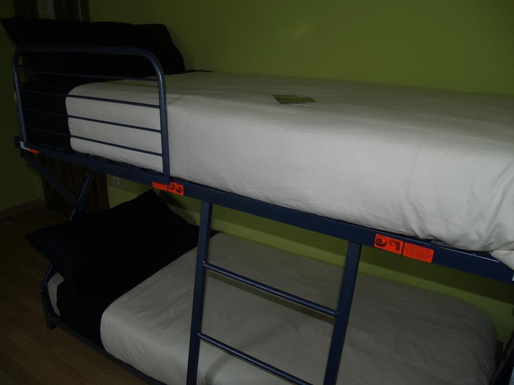 Albergue De Yebra Yebra de Basa Room photo