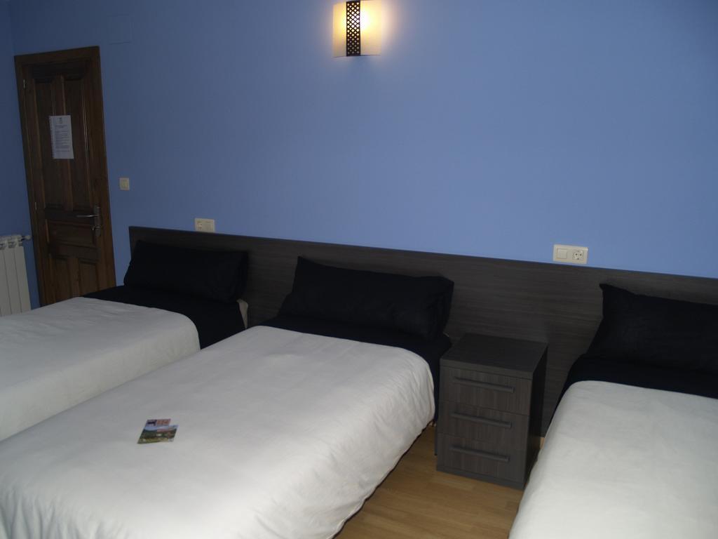 Albergue De Yebra Yebra de Basa Room photo