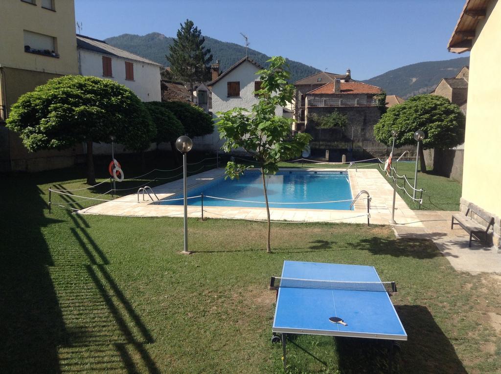 Albergue De Yebra Yebra de Basa Exterior photo